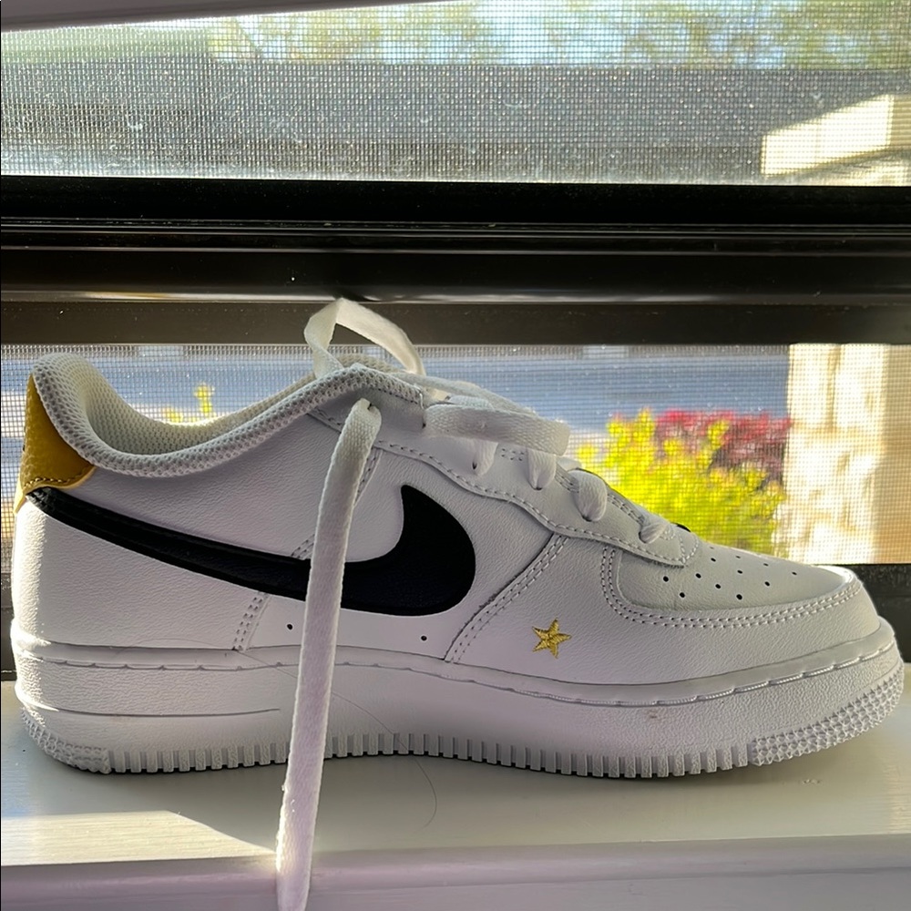 Nike Kids White and Black Sneakers